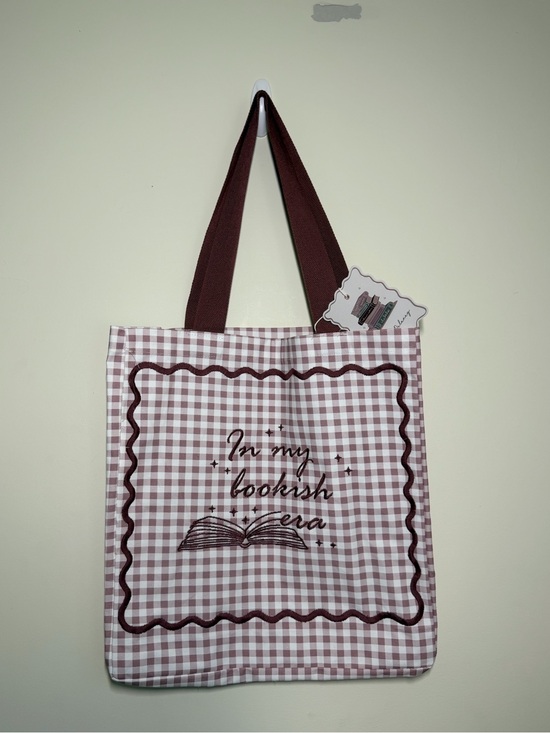 Lady Delaney Handbags - “In My Bookish Era” Canvas Gingham Tote Bag Embroidered